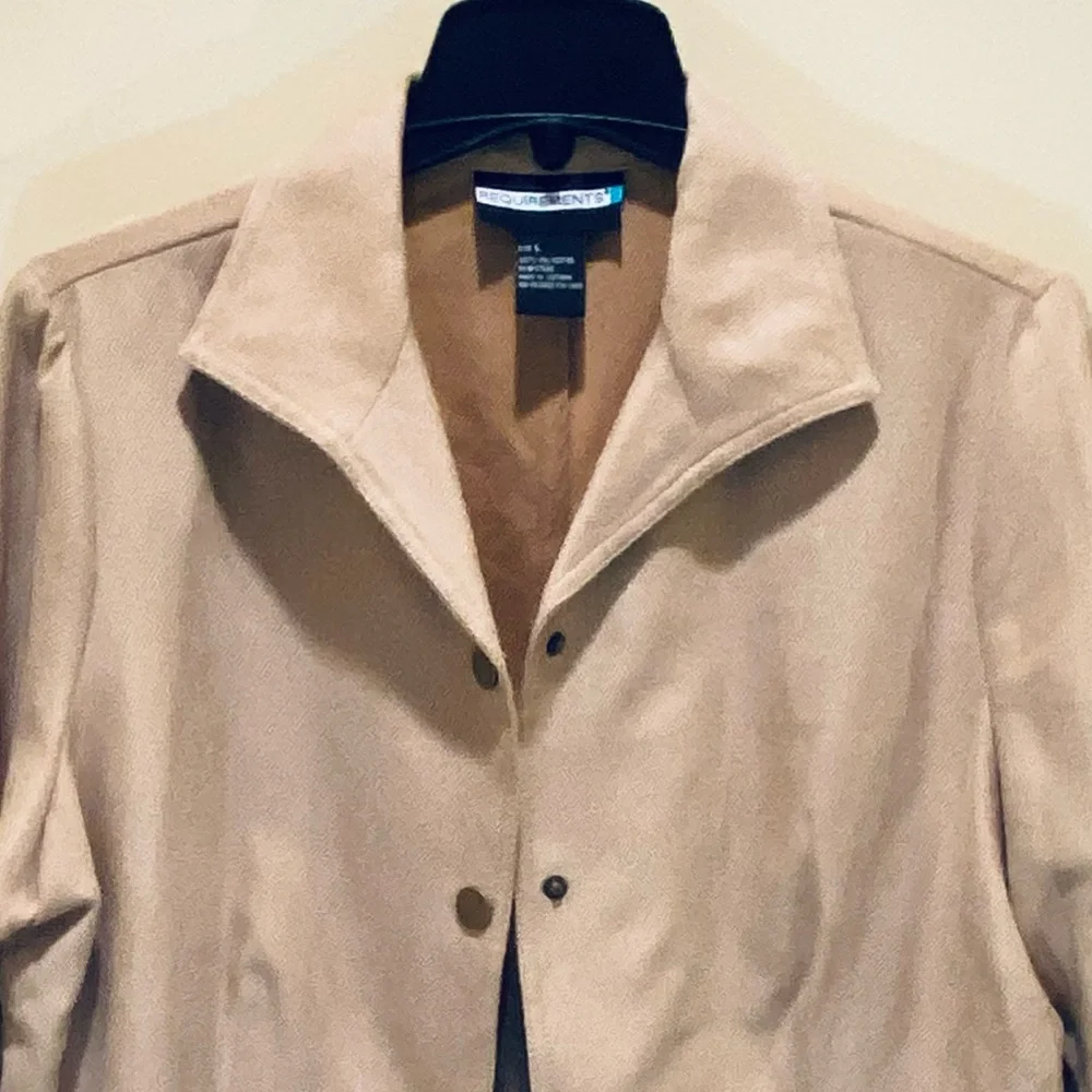 🌟HP🌟NWOT Camel Microfiber/Faux Suede Snap Close Jacket - Picture 2 of 11